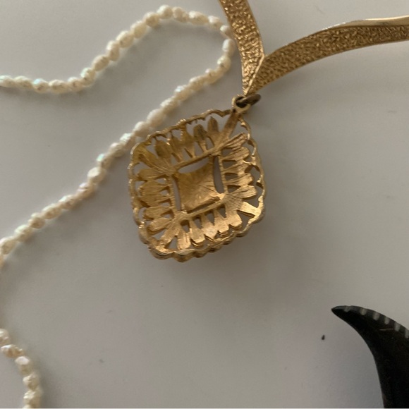 Lot of Vintage Costume Jewelry Necklace Earrings Brooch Signed & Unsigned 13 Pcs - Picture 13 of 13